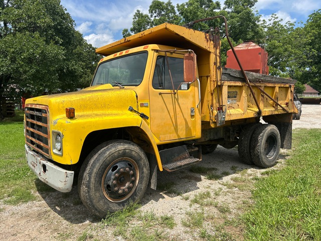 1985 International 1754 4x2 S/A Dump Truck