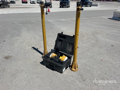Trimble GCS900 (2) masts, (1) monitor, (1) receiver, (2) antennas, (2) cables Grade Control System - Fits Cat