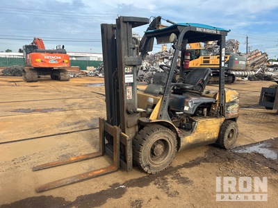 Cat P6000 6000 lb Cushion Tire Forklift (Inoperable)