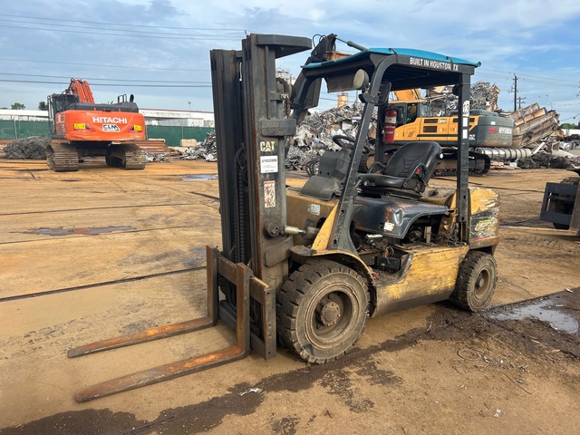 2006 Cat P6000 Pneumatic Tire Forklift (Inoperable)