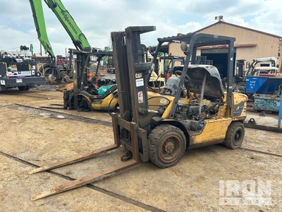 Cat P6000-LP 6000 lb Pneumatic Tire Heftruck (Inoperable)
