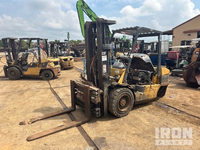 Cat P6000 6000 lb Pneumatic Tire Heftruck (Inoperable)