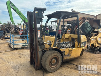 Cat Pneumatic Tire Heftruck (Inoperable)