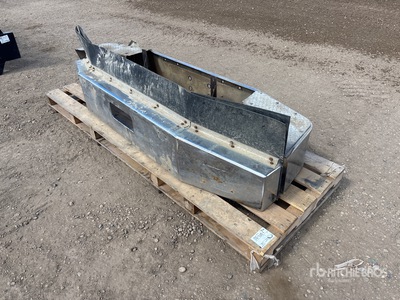 Quantity of (2) Kenworth/Peterbilt Bumper