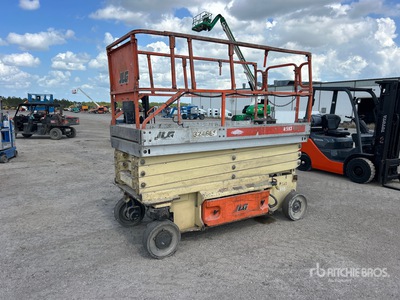 2005 JLG 3246ES Electric Scissor Lift