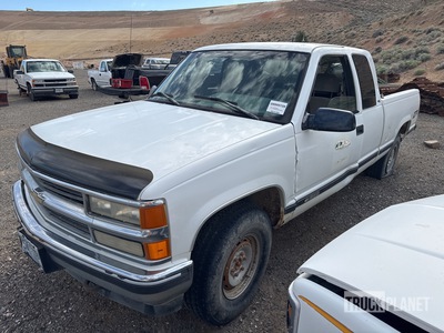 1995 Chevrolet 1500 4x4 Extended Cab Pickup (Inoperable)