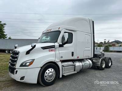 2021 Freightliner Cascadia 126 6x4 T/A Sleeper Truck Tractor