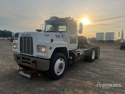 1989 Mack R690ST 6x4 Spotter Truck