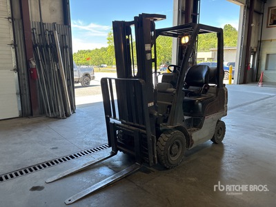 2007 Nissan 2700 lb Cushion Tire Carretilla Elevadora