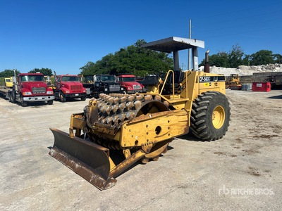1998 Cat CP563C Compacteur à tambour à pieds dameurs