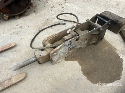 NPK205 1500 lb Hydraulic Breaker