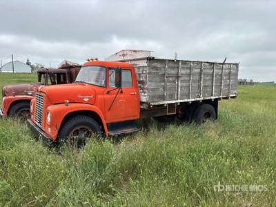 International 1600 4x2 LoadStar Grain Truck (Inoperable)