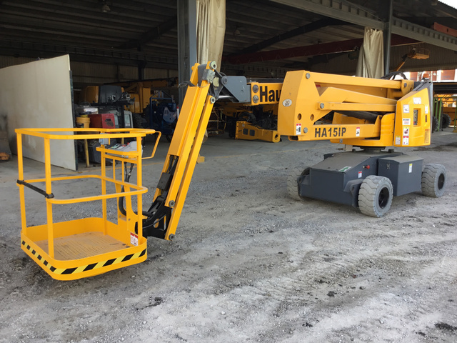 2013 Haulotte HA15IP Articulating Boom Lift 2013 Haulotte HA15IP Articulating Boom Lift