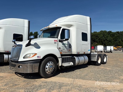 2021 International LT625 6x4 Ciągnik siodłowy T/A z kabiną sypialną