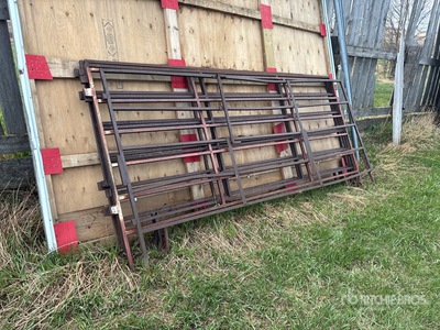 Quantity of (5) 10 Livestock Panel