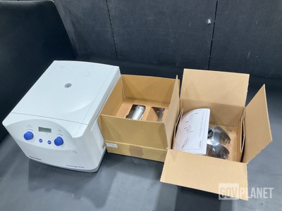 Eppendorf 5702 Centrifuge