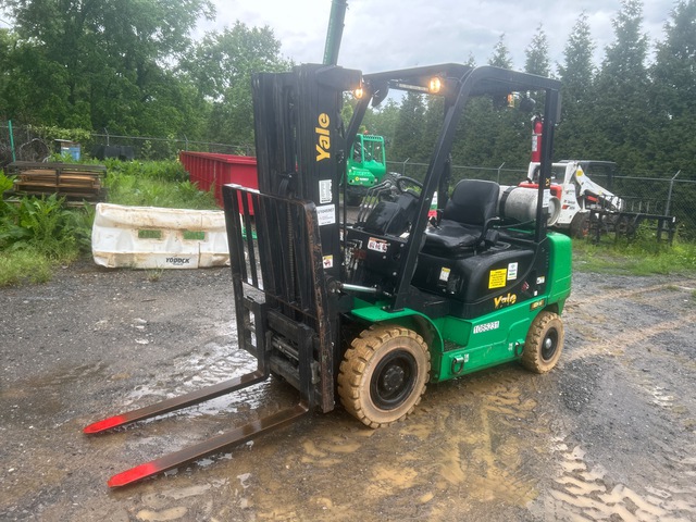 2017 Yale GTP050MXNEAE084 4450 lb Pneumatic Tire Forklift