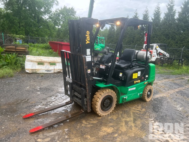 2017 Yale GTP050MXNEAE084 4450 lb Pneumatic Tire Forklift