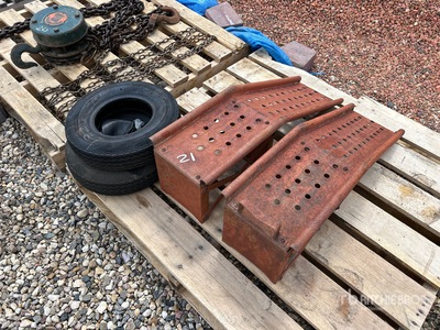 Quantity of (2) Car Ramps
