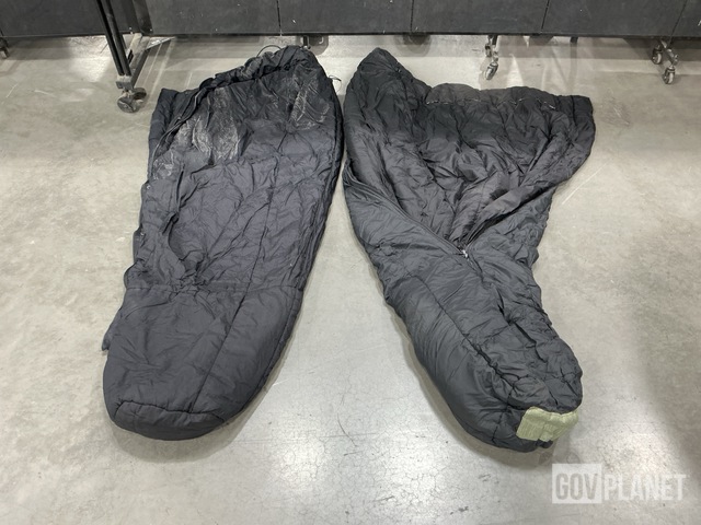 (118) Sleeping Bags