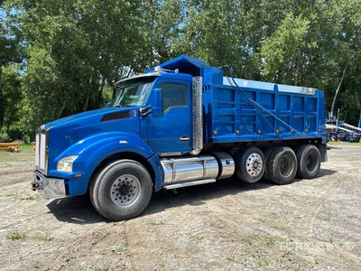 2015 Kenworth T880 8x4 Tri/A Dump Truck