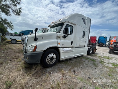 2017 Freightliner Cascadia 125 6x4 6x4 Ciągnik siodłowy T/A z kabiną sypialną