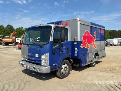 2017 Isuzu NRR 4x2 Beverage Truck