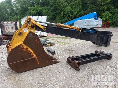 Cat 390 203 in Attachement à longue portée pour pelleteuse