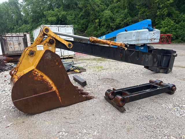 Cat 390 203 in Excavator Long Reach Attachment