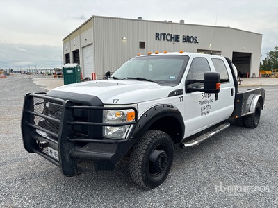 2013 Ford F-350 XL 4x4 Crew Cab 平台トラック