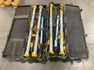 Portable Fluorescent Light Set