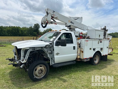Altec AT37-G 37 ft on 2011 Ford F-550 XL 4x4 4x4 Bucket Truck (Inoperable)