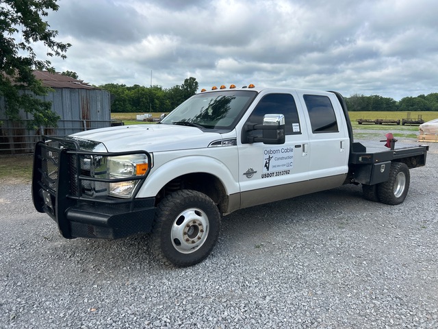 2013 Ford F-350 Lariat 4x4 Crew Cab Flatbed Truck