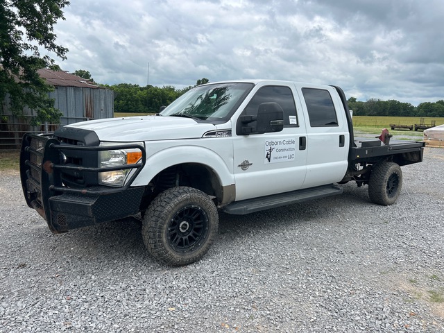 2015 Ford F-250 Lariat 4x4 Crew Cab Flatbed Truck