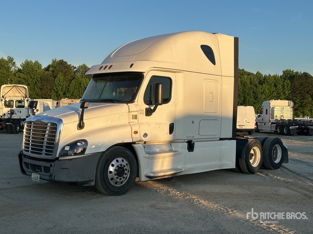 2018 Freightliner Cascadia 125 6x4 T/A Sleeper Truck Tractor