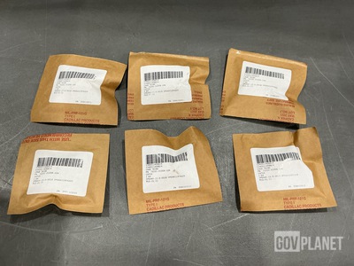 (100) Sikorsky 70202-01008-106 Flush Catches