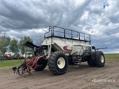 2015 Bourgault 7950 990 bu Tow-Behind Air Cart