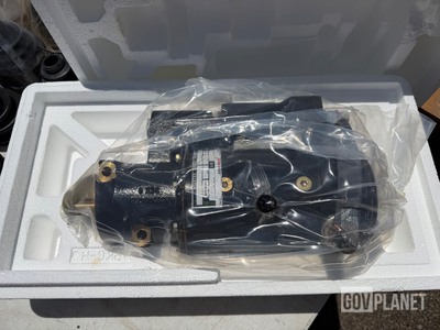 1- NOS HMMWV Starter (New in box) SHIP DIMS: 24x12x9 30lbs Parti di ricambio per Humvee
