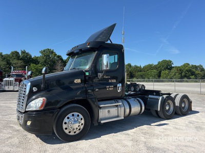 2017 Freightliner Cascadia 125 6x4 T/A Day Cab Truck Tractor