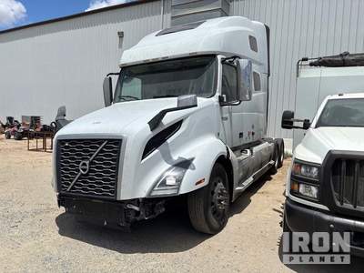 2022 Volvo VNL760 6x4 T/A Sleeper Truck Tractor