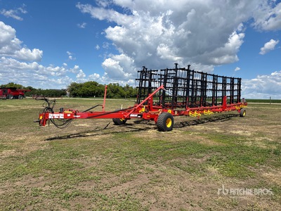2013 Bourgault 7200 84 ft Heavy Egge
