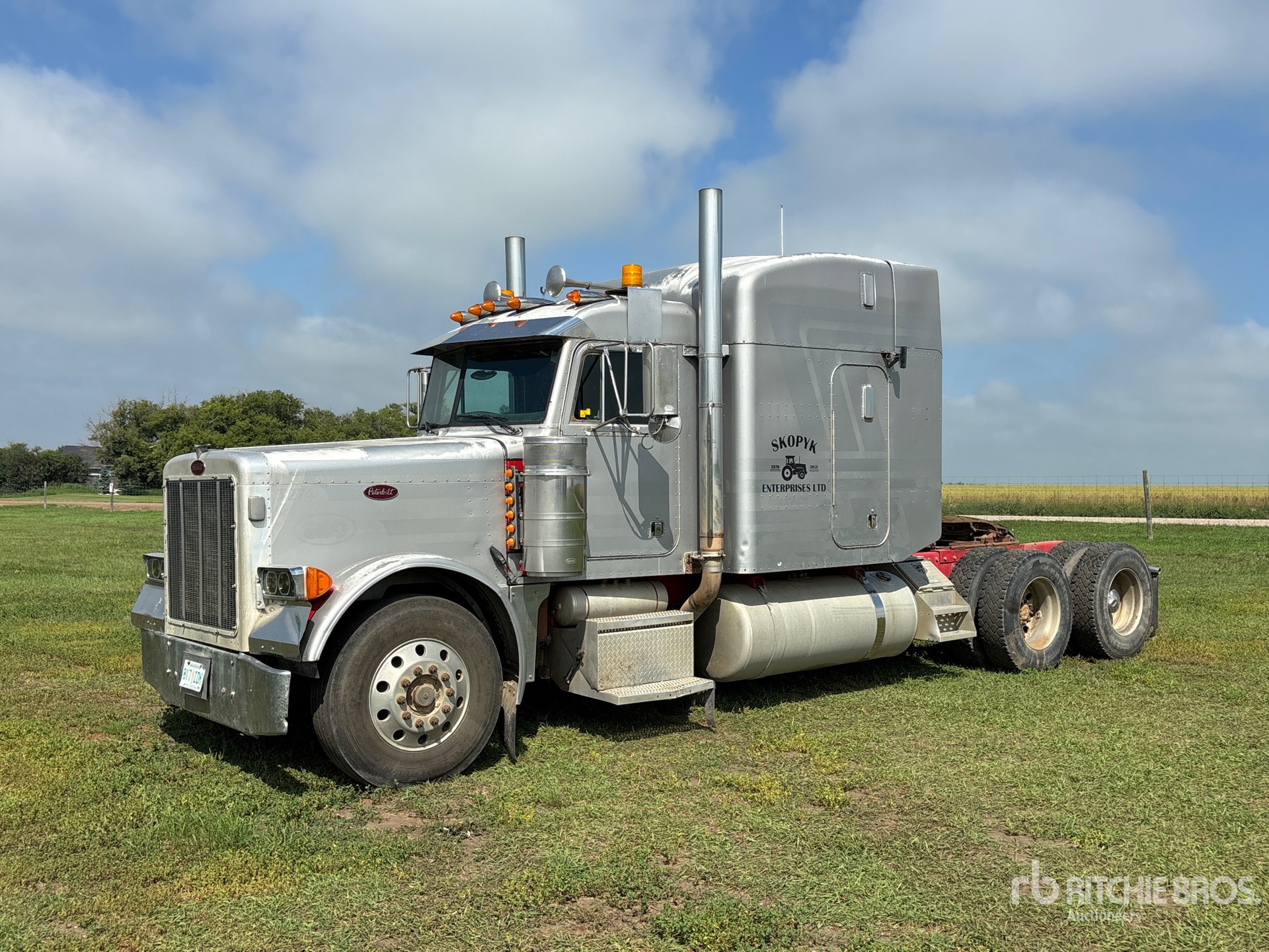 1997 Peterbilt 379 T/A Sleeper Truck Tractor