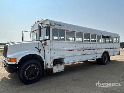 1992 International 3700 4x2 12-Seat Autobus