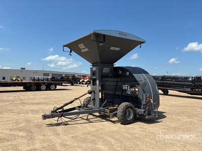2011 Loftness GBL 10 ft Ensacheuse à grains