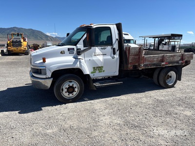 2005 GMC C4500 4x2 Flatbed Truck