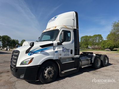 2019 Freightliner Cascadia 126 6x4 T/A Day Cab Truck Tractor