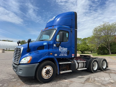 2018 Freightliner Cascadia 113 6x4 T/A Day Cab Truck Tractor