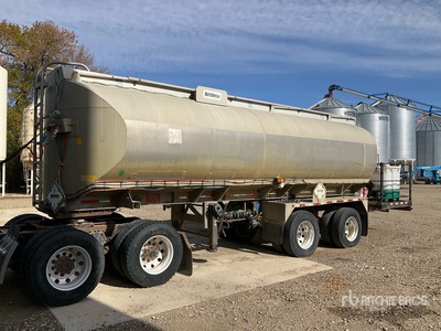 1995 Hutchinson 34 ft T/A Sprayer Tender Trailer
