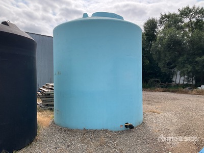 9000 gal Poly Water Tanque