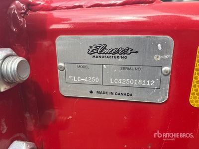 2018 Elmers LC4250 4500 gal Tow-Behind Tracked Fertilizer Cart